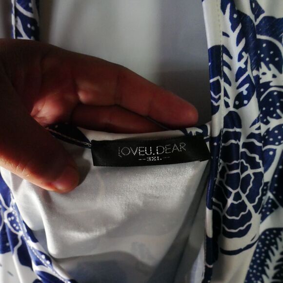 LoveU Dear Women’s Size 3XL Tank Top Blue And White Floral Print - Picture 4 of 9